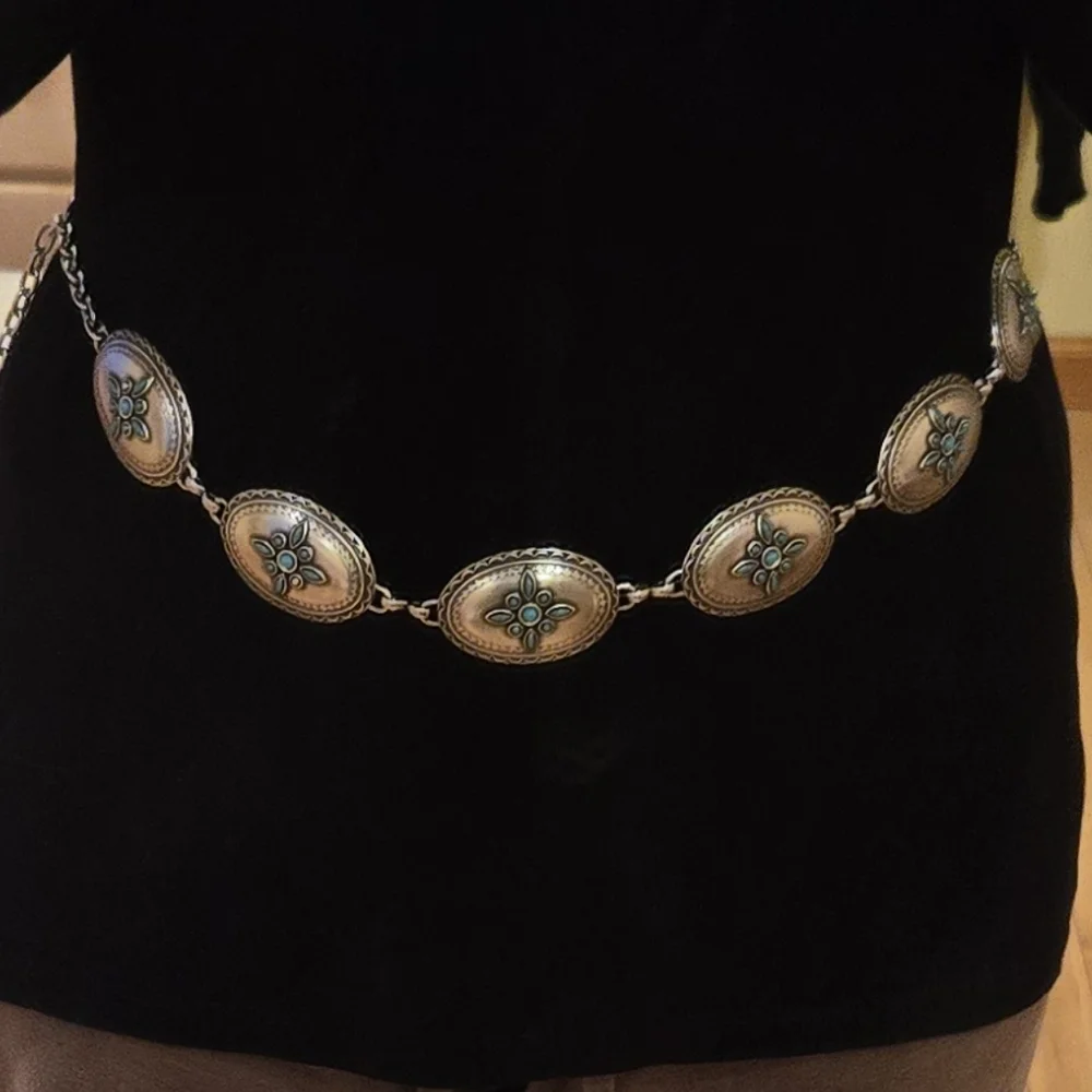 Floral Accented Silver and Turquoise Chain Belt